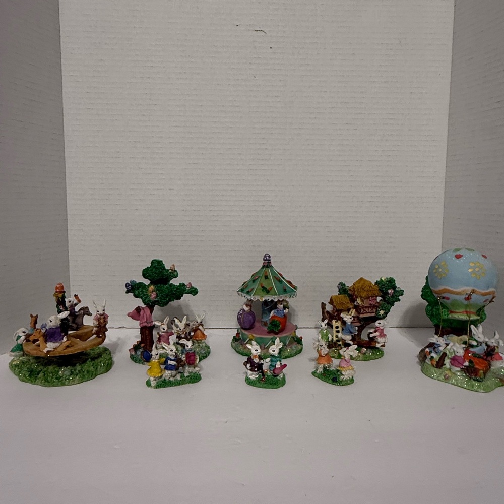 Hoppy Hollow Easter Bunny Village Figurine 
 9Pc 2004 Carousel Treehouse Balloon